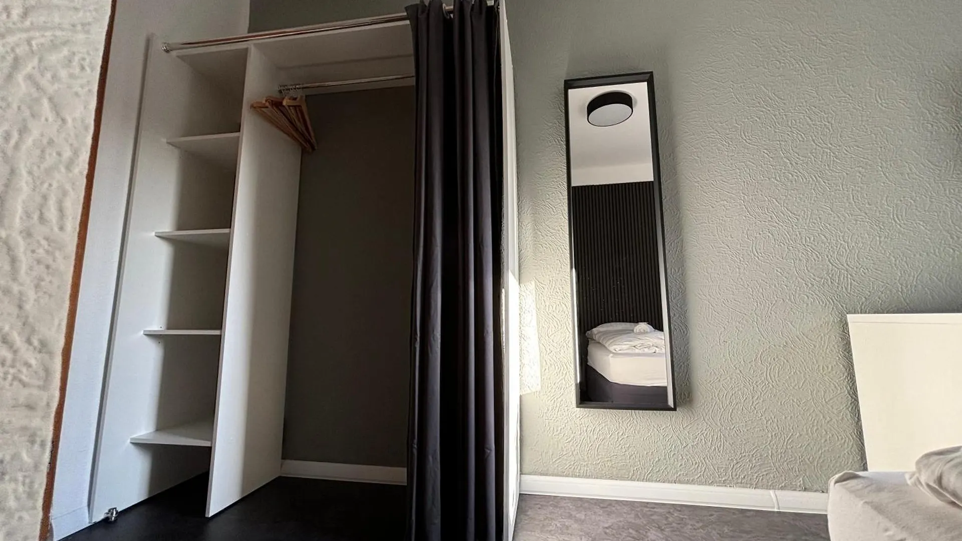 ** Frühstückspension Hotel Sonnenschein Düsseldorf Deutschland