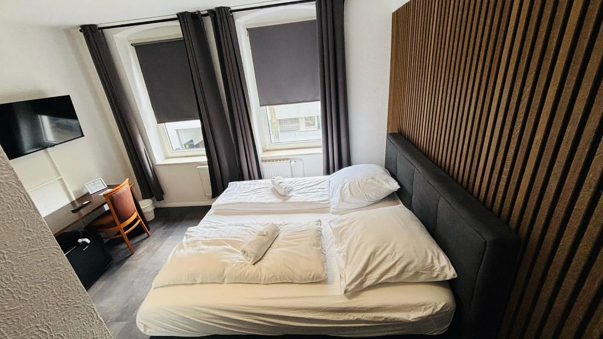 Hotel Sonnenschein Düsseldorf 2*,